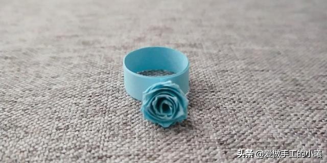 最简单的玫瑰花戒指折纸,用纸做玫瑰花戒指简单又漂亮