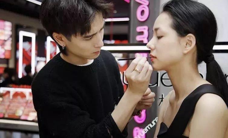 美妆免单！万支梦龙免费送！这个520，“斗”爱星光！