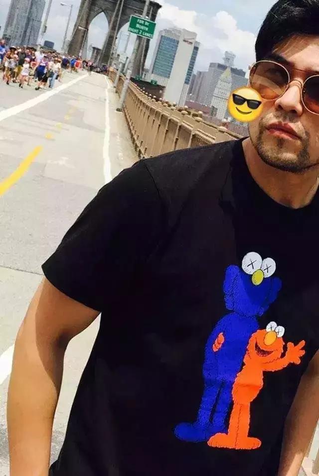 优衣库与kaws联名t恤,优衣库与kaws联名的t恤