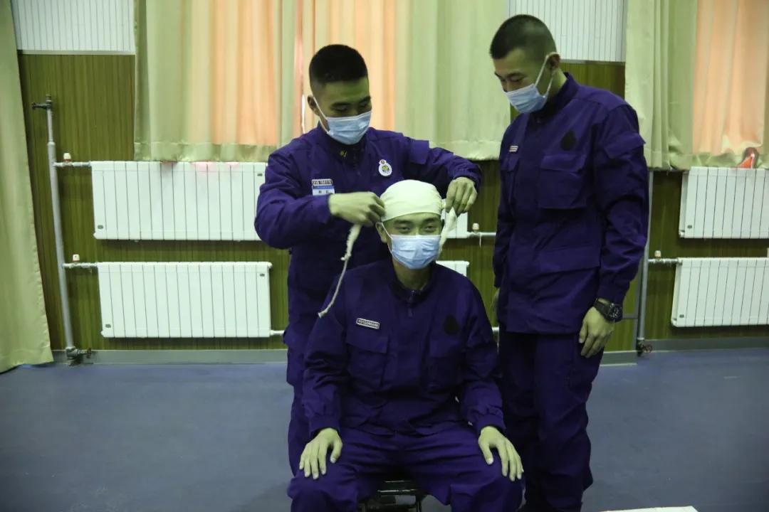 新蓝出征谈进步话成长寄希望,新蓝出征苦练本领茁壮成长