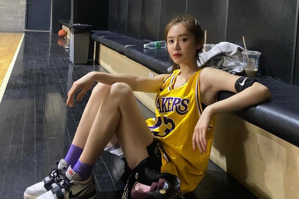 美娜评价老詹胡子变白,美娜为詹姆斯18年东部决赛哭