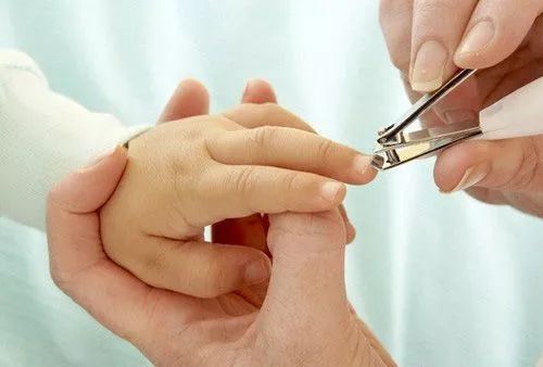 银屑病足部保养方法,脚部银屑病怎么治才能除根