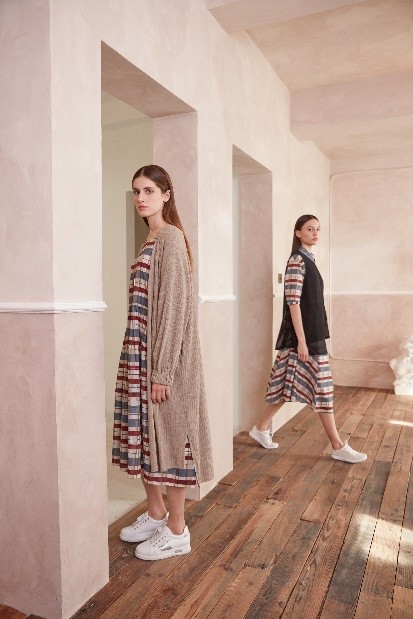 中国国际时装周将在京举办,看设计师李祖亮如何演绎姹寂美学