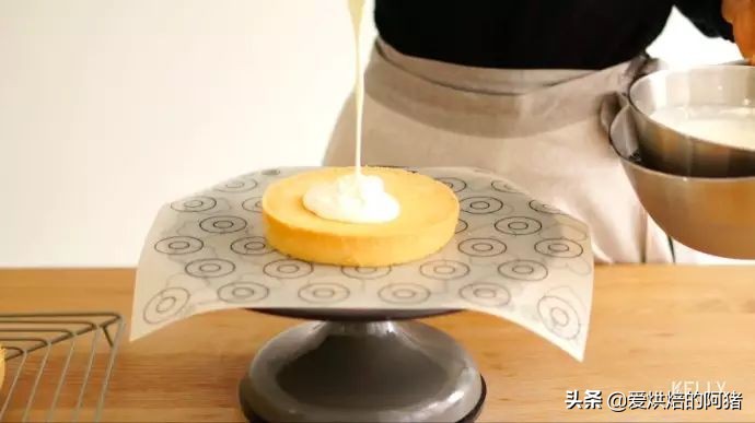 邱莹莹同款草莓奶油蛋糕，基础戚风胚，徒手脱模剖片及抹面挤花