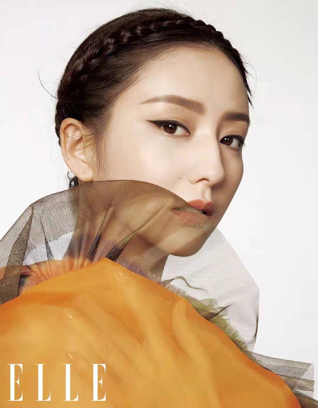 佟丽娅超短裙穿搭,佟丽娅深v礼服裙写真