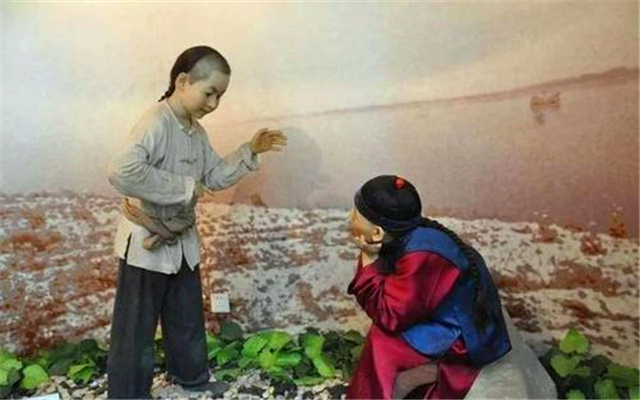 鲁迅对少年闰土有什么情感,少年闰土和鲁迅之间的故事50字