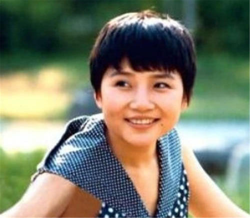 李娜从一代歌后去哪里了,李娜从一代歌后去哪了