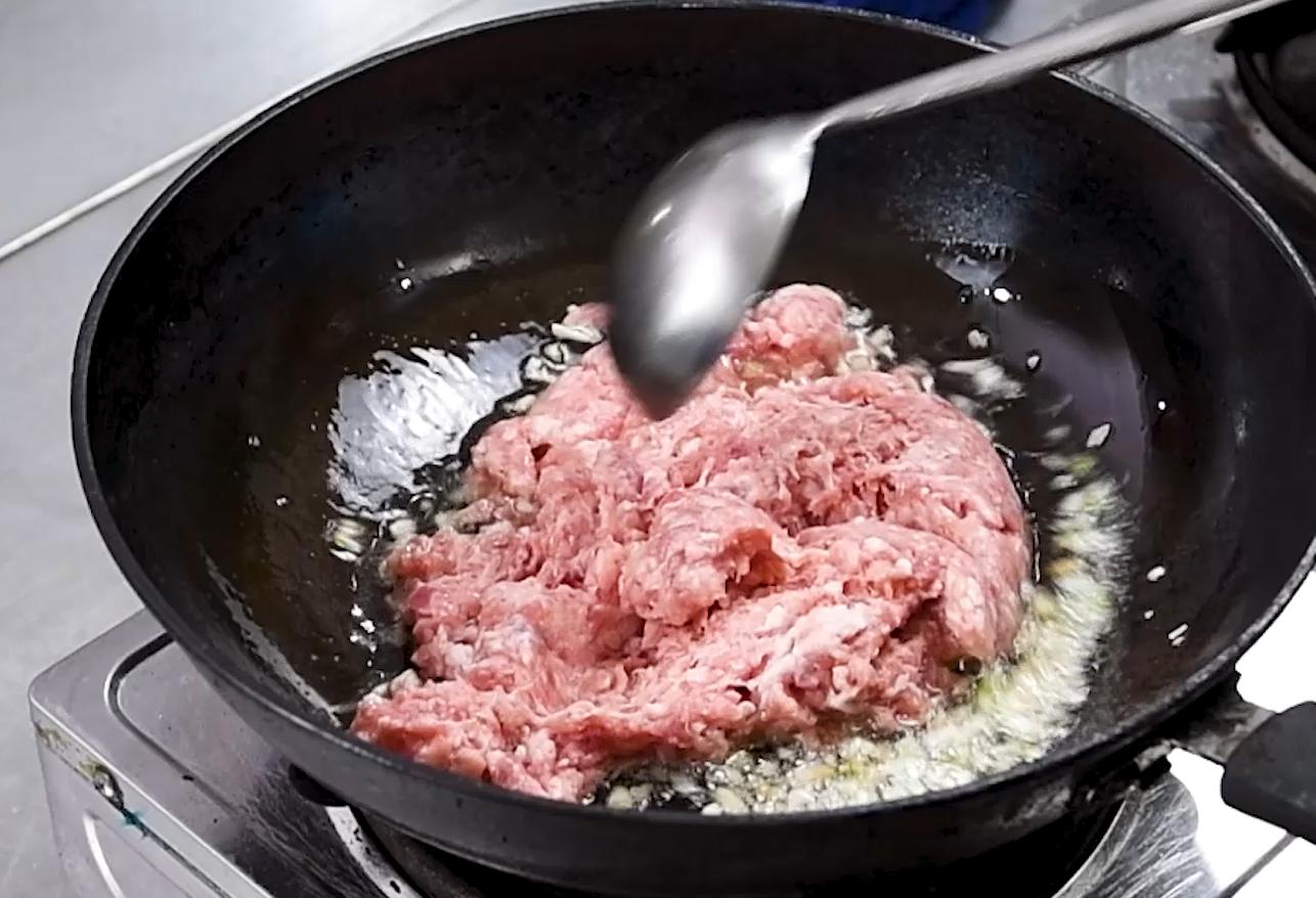 正宗的酸辣粉配方制作视频,酸辣粉的做法大全视频播放