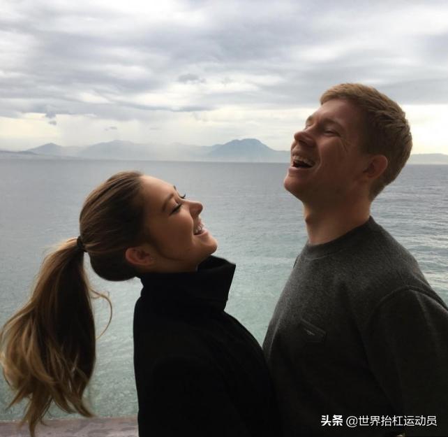 盘点足球各个球星的女友,足坛十大球星的女友