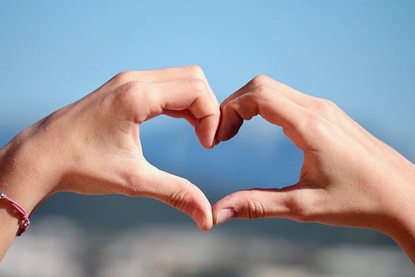 当一个男生不想和你谈恋爱时,不喜欢但是要跟你谈恋爱的男生