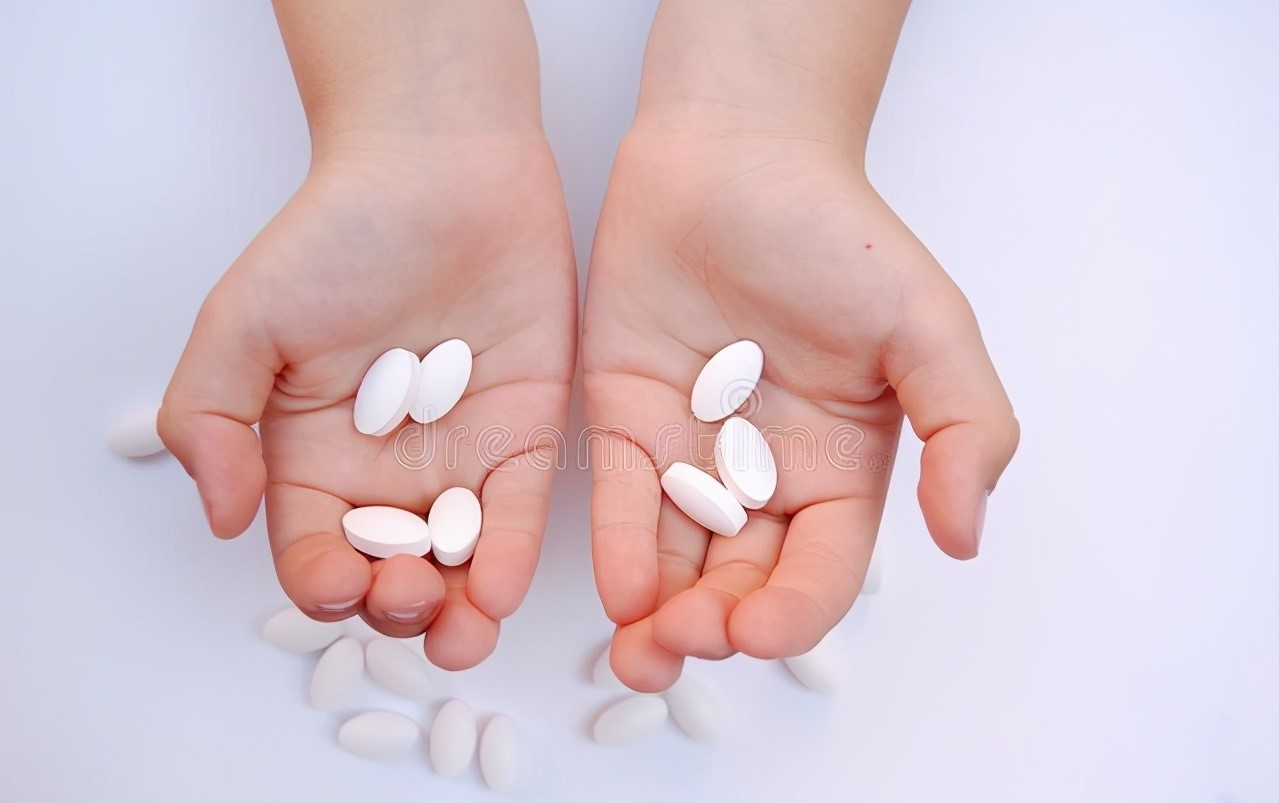 桥本甲状腺炎会使抗核抗体阳性吗,甲状腺抗体高一点就是桥本吗