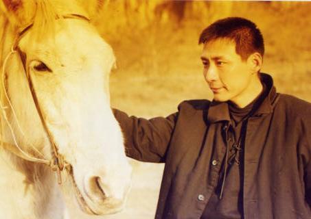 15部影视剧“名场面”，乌鸦掀桌，朱茵眨眼，她让人等了28年