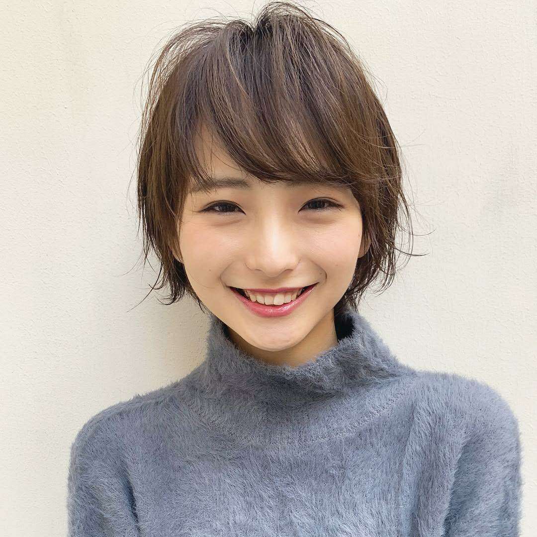 脸大圆的女生发质少适合什么发型,适合小圆脸女生发量少的发型