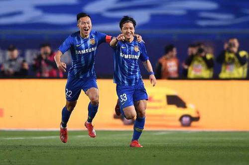 8000万冠军之省的另一面：进球后，省长在地上翻了4个跟头