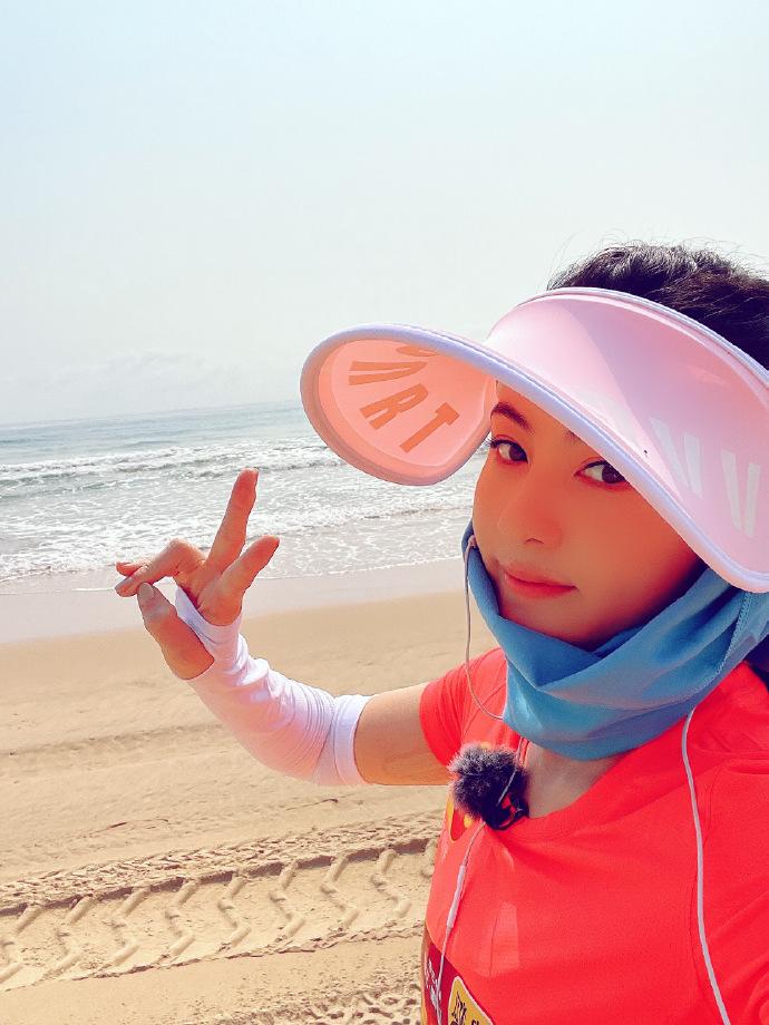 张柏芝大肚怀四胎谜底解开,港媒曝深夜暴饮暴食是“元凶”