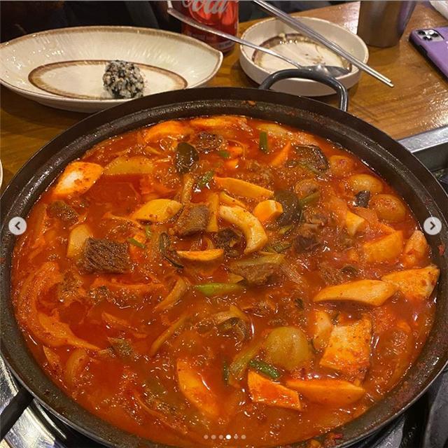 王思聪到外国旅游,网友求代购NBA球衣,他幽默回应惹人狂笑