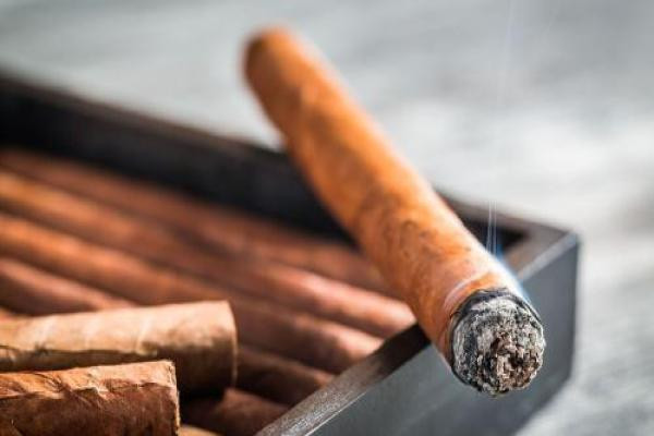 100块一包的香烟与5块一包的香烟有什么不同?