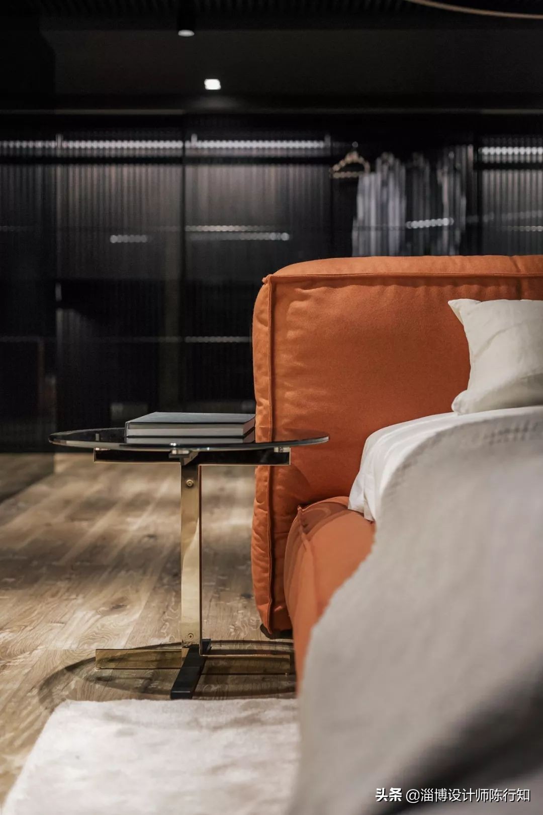 旋转楼梯有没有高端一点的,旋转楼梯适合轻奢风还是新中式