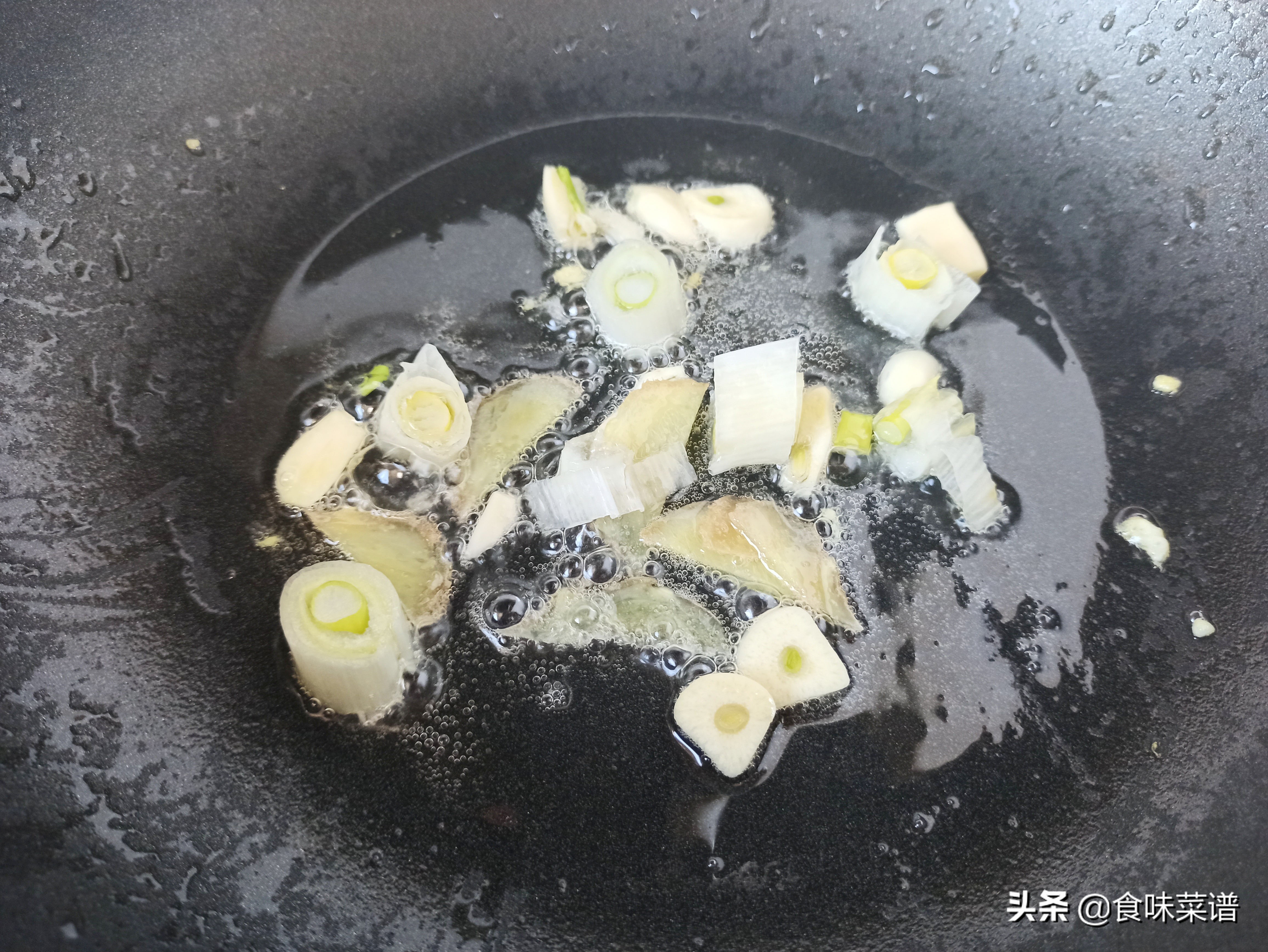 怎么炒刀削面才能不干,饭店削面和面的正确方法