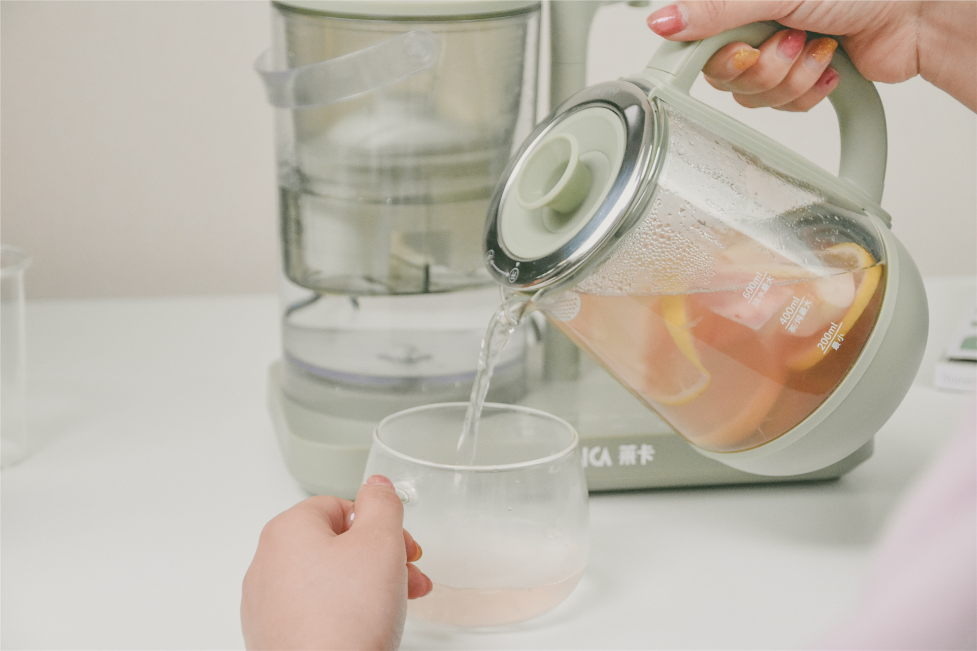 莱卡净水直饮壶,买净水器送滤芯