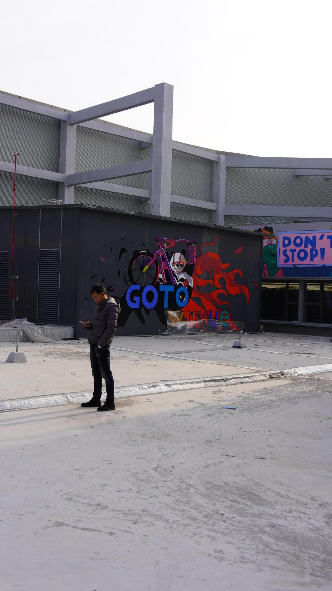 永诺yn35mmf2标准定焦镜头测评,永诺35mmf2和适马35f2对比