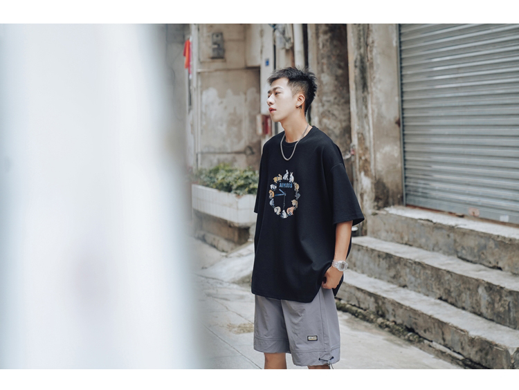 夏季回头率爆表的短裤穿搭,休闲减龄穿搭尝试一下短裤风格