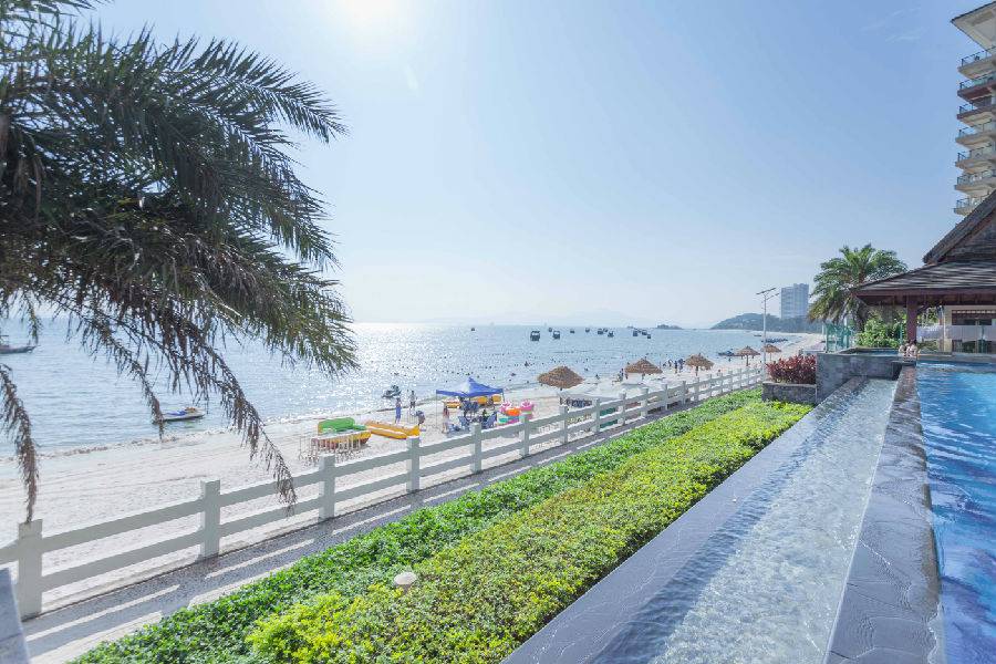 六悦·海尚湾畔酒店,入住海景房与大海零距离,户户阳台大浴缸