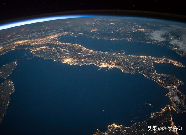 地球看上去是圆的图片,地球其实看起来是圆的