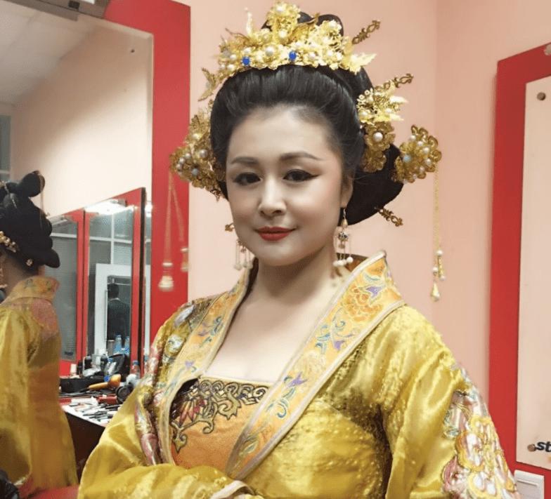 于月仙遗体告别仪式家属悲痛落泪,赵本山在现场哭于月仙