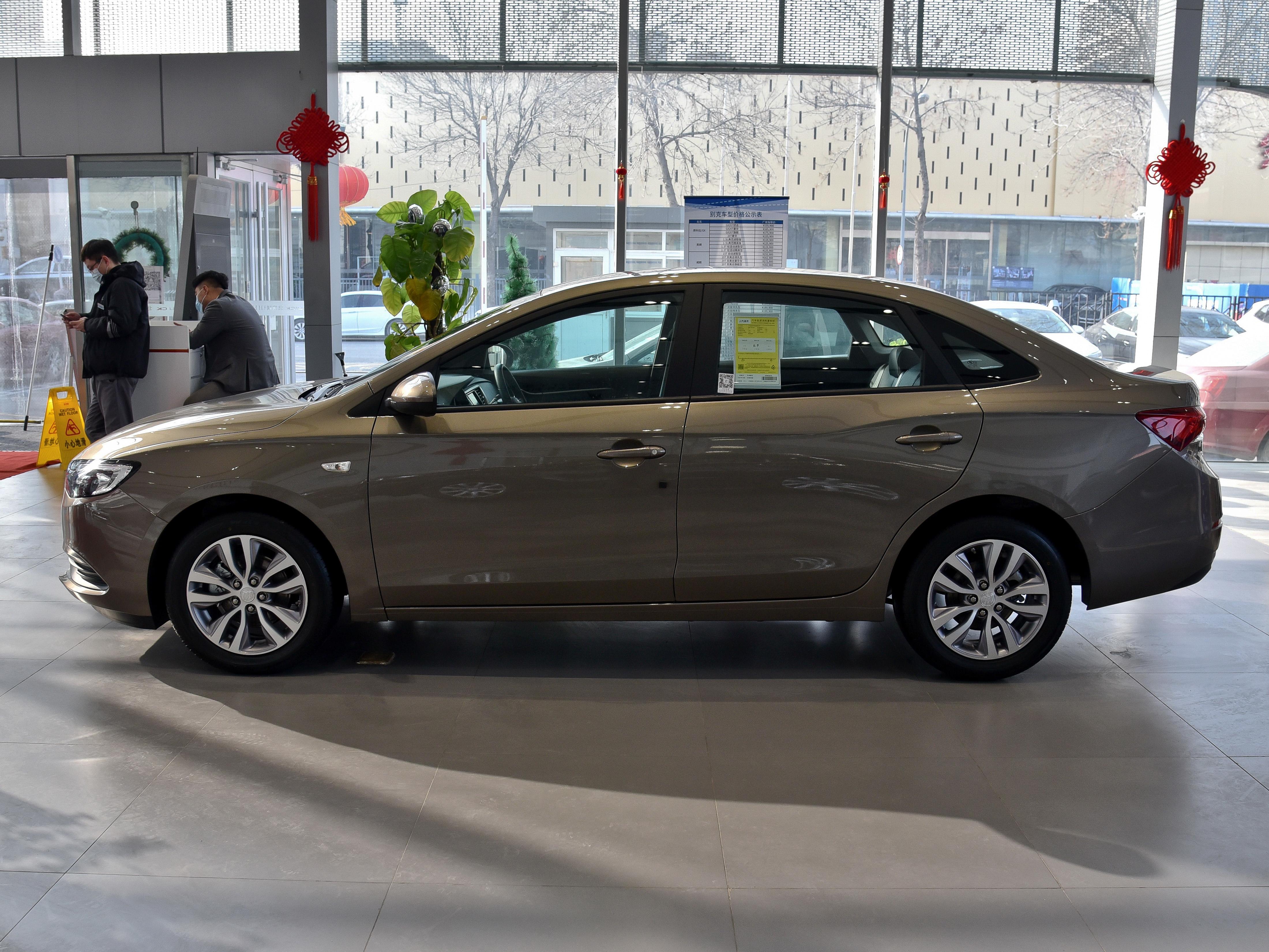 性价比高油耗低8万以下的车,五万左右的别克英朗