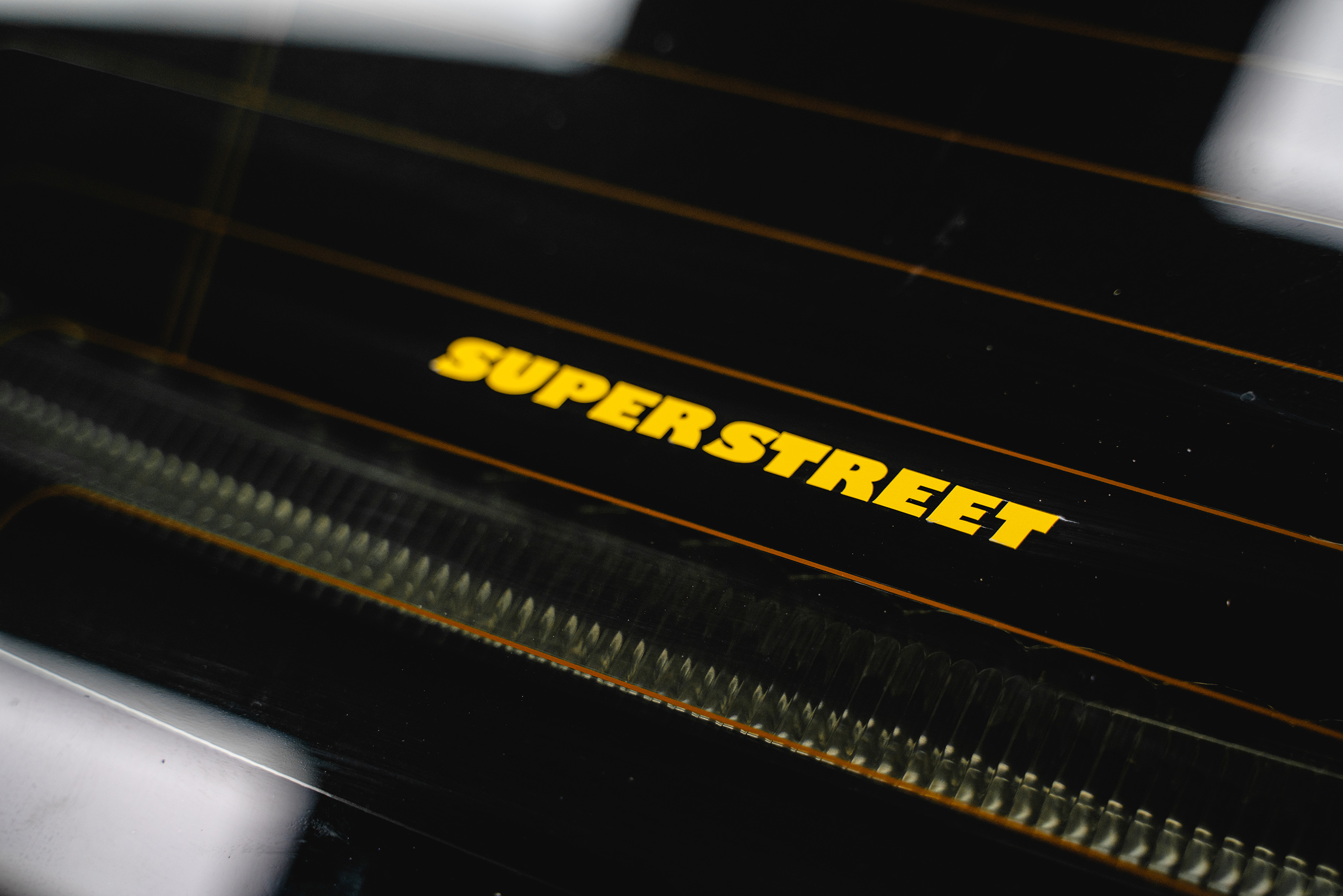 玛莎拉蒂吉博力汽车贴膜改色,superstreet改装