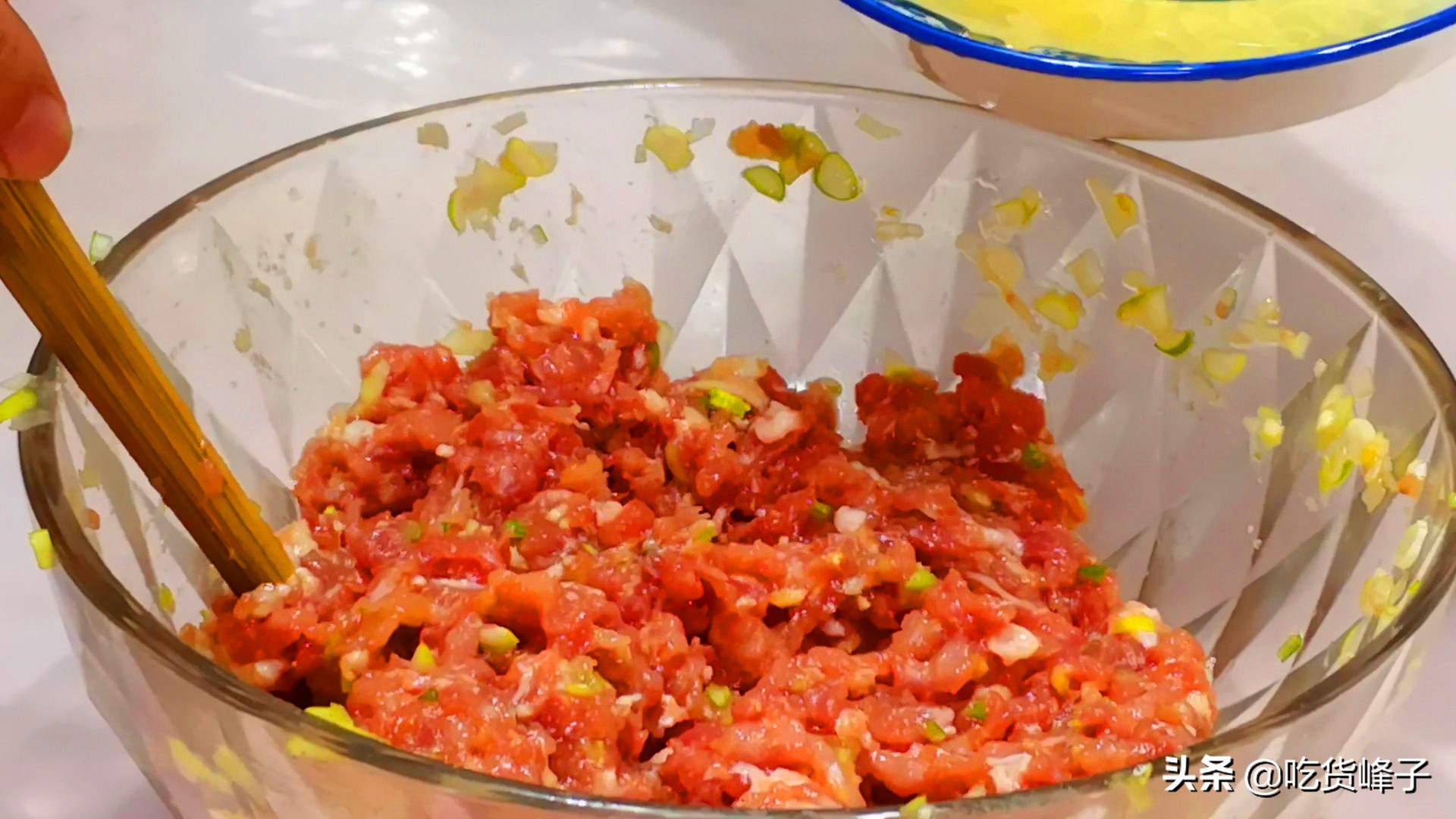 调肉馅饺子时，记住“3放3不放”，肉香十足味道正，多汁没腥味