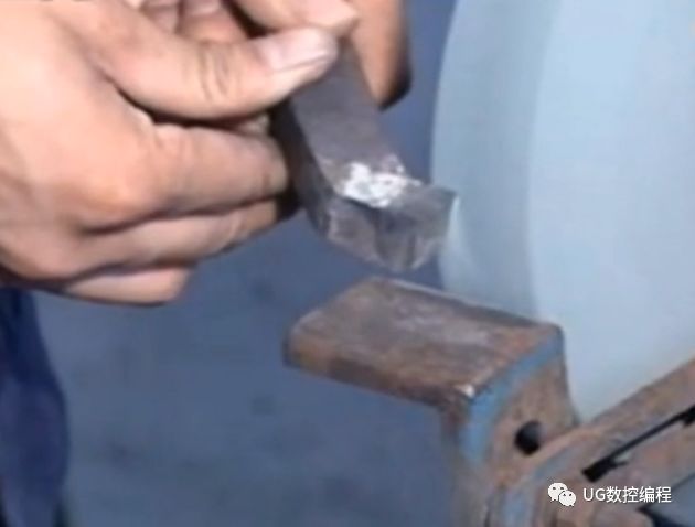 车刀刃磨的正确方法,如何正确刃磨车刀