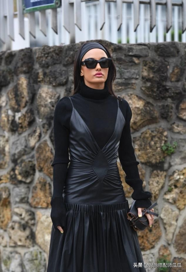 这个春天学会用“发带”凹造型,承包你一年的时髦