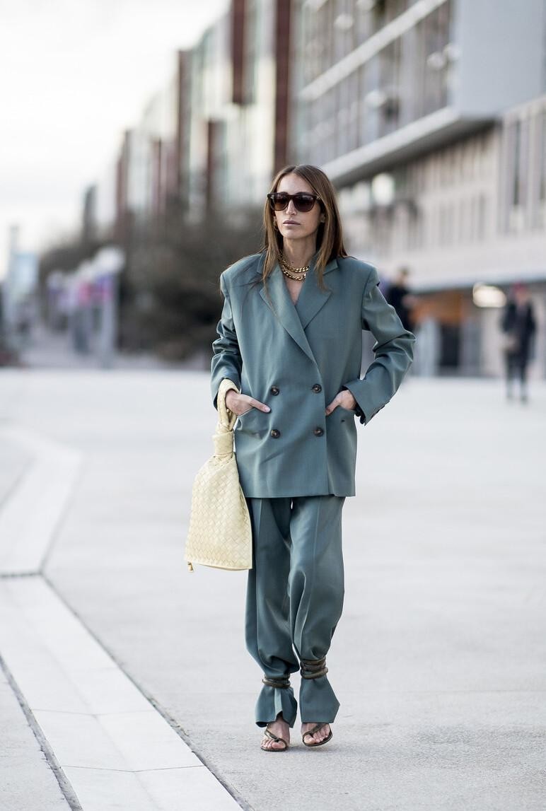 阔腿裤高跟鞋喇叭裤,阔腿裤穿高跟鞋好看吗