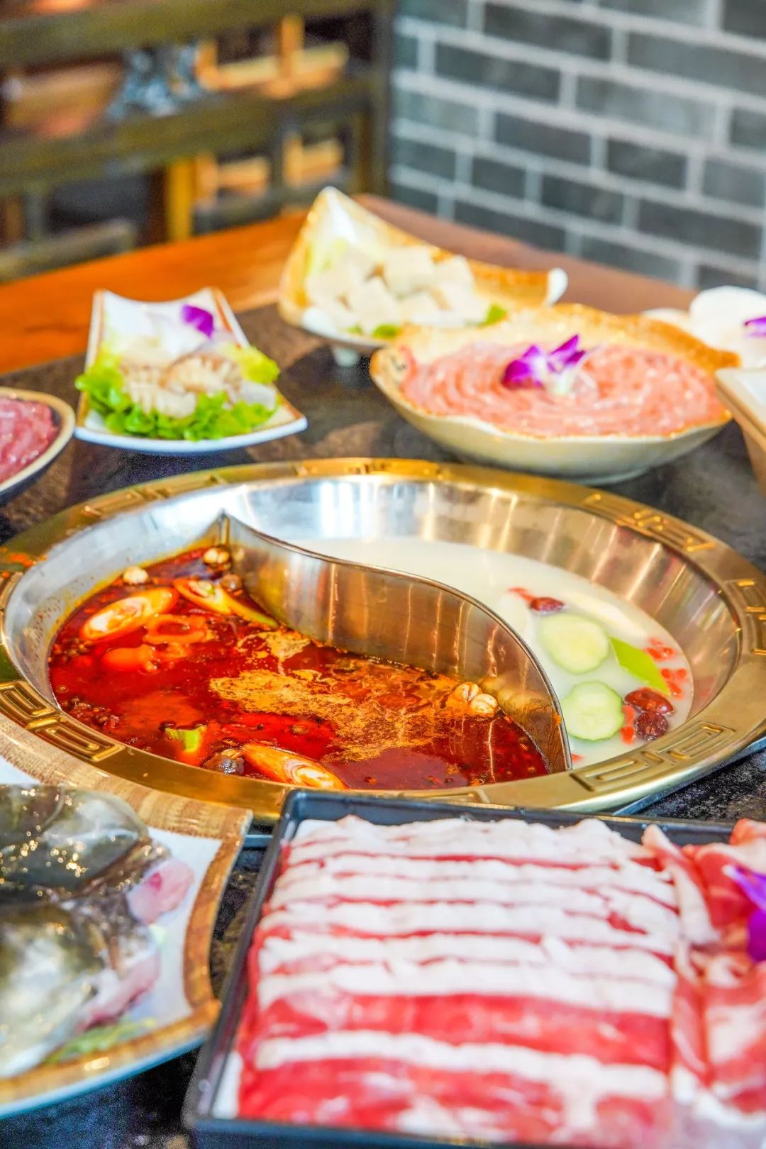 吃地道成都老火锅满满的巴蜀风格,正宗巴蜀味道火锅
