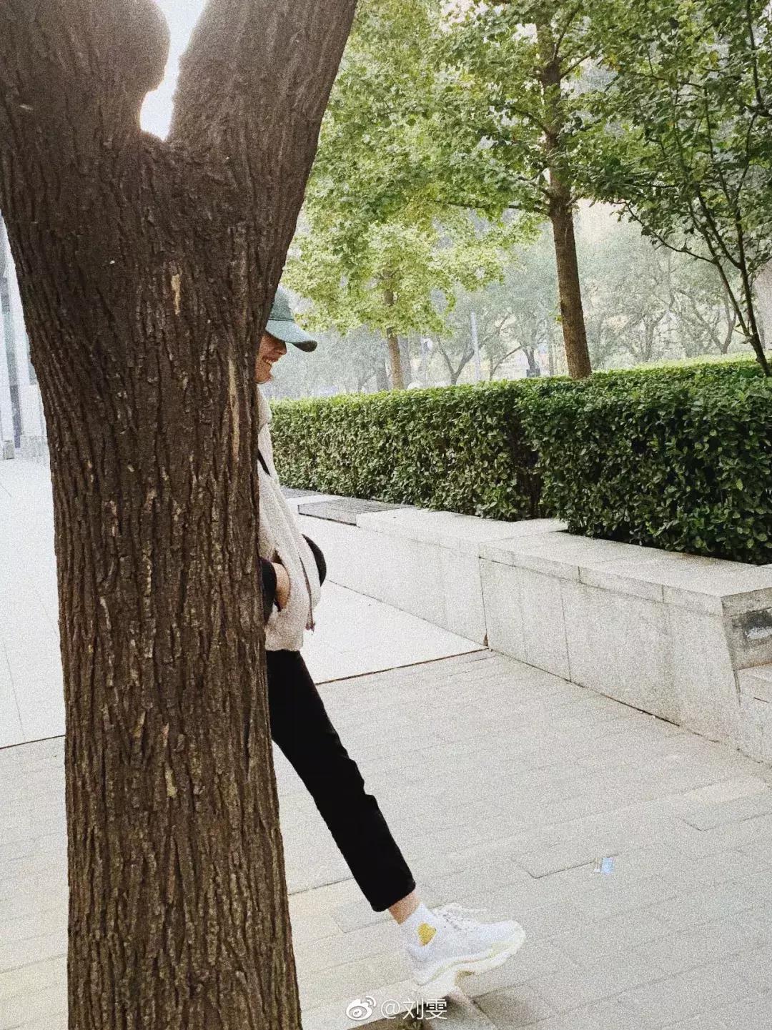 翻遍刘雯街拍,这3套最百搭