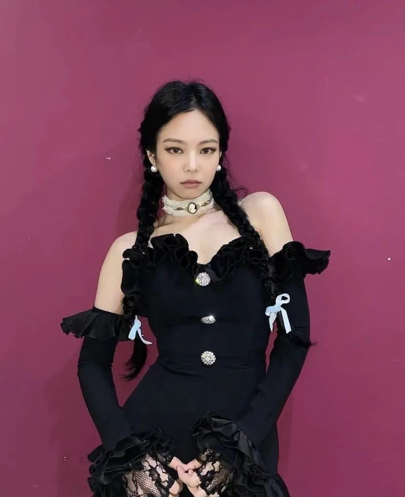 jennie甜酷风穿搭,jennie新造型lisa同款穿搭