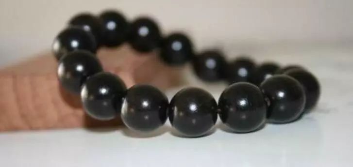 木质手串沉水的好还是不沉水的好,木质手串密度最硬的木材有哪些