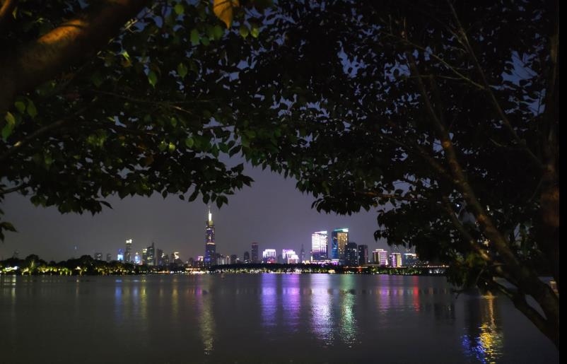 海外免联考mba与emba区别,职场人攻读免联考mba要满足的条件