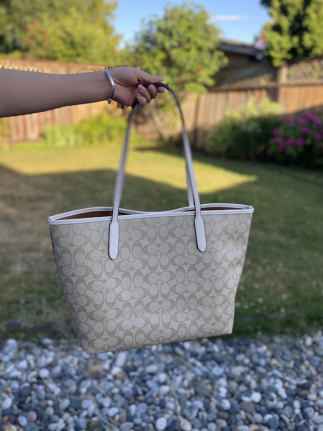 coach奥莱包值得买吗,coach奥莱款和专柜款哪个值得购买