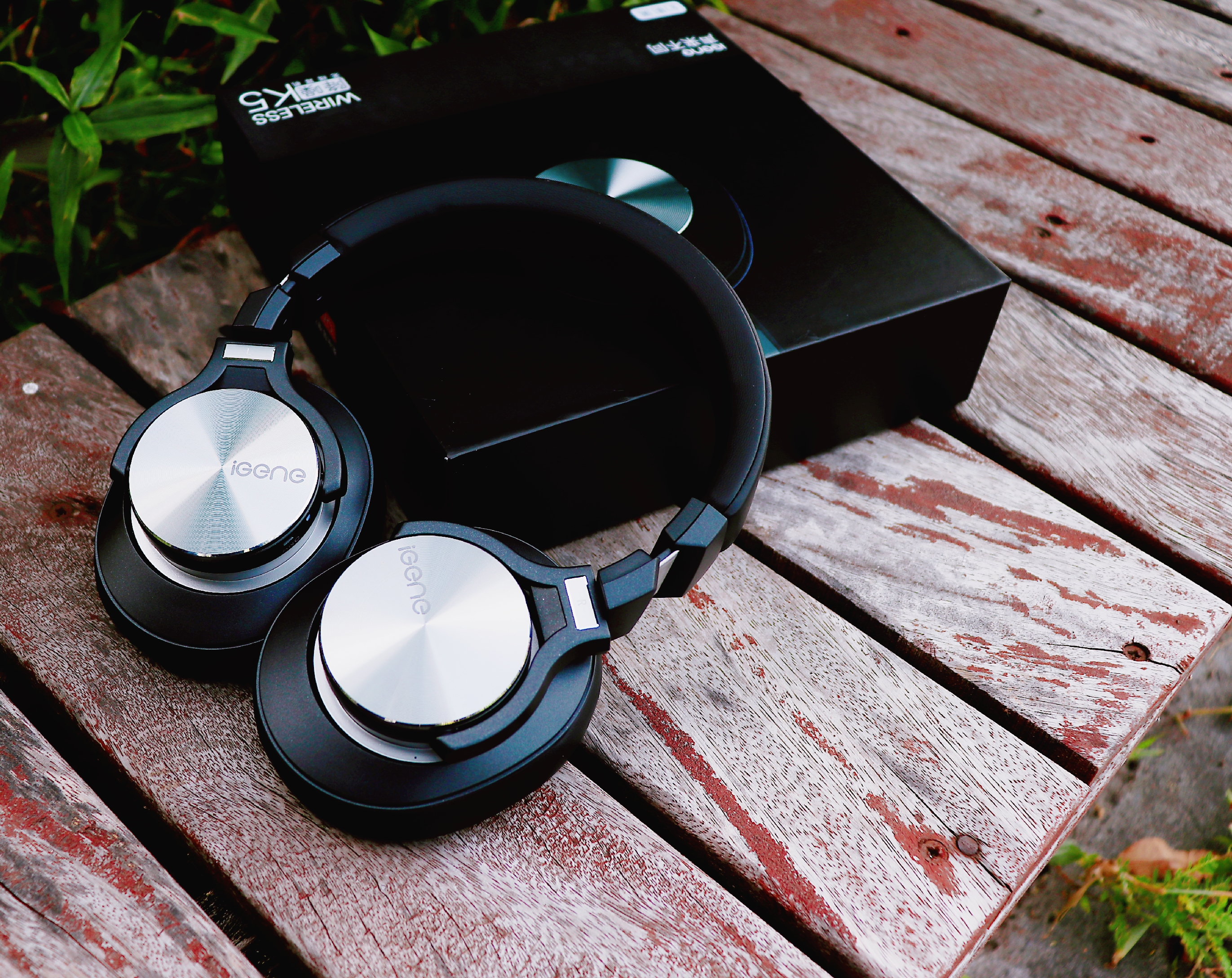 聆听击音K5头戴式主动降噪蓝牙耳机，你的心情便也能放晴了