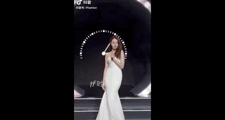 迪丽热巴花期,迪丽热巴青春年华