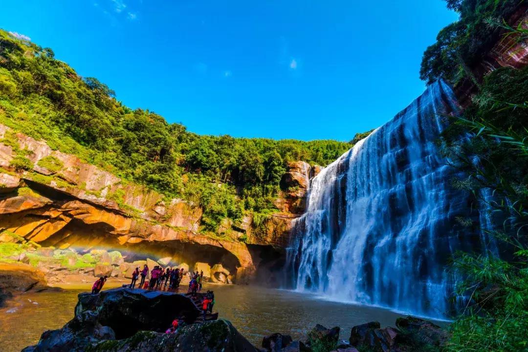 贵州黔东南为什么那么火,黔东南在贵州算不算穷的地方