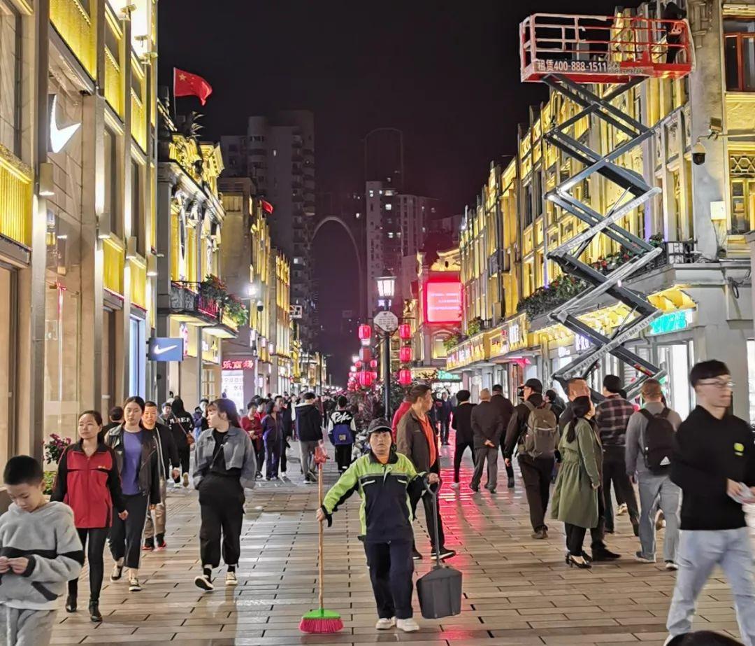 市场调查|3大商圈+100家鞋品牌双11门店怎么玩？戳此看报告