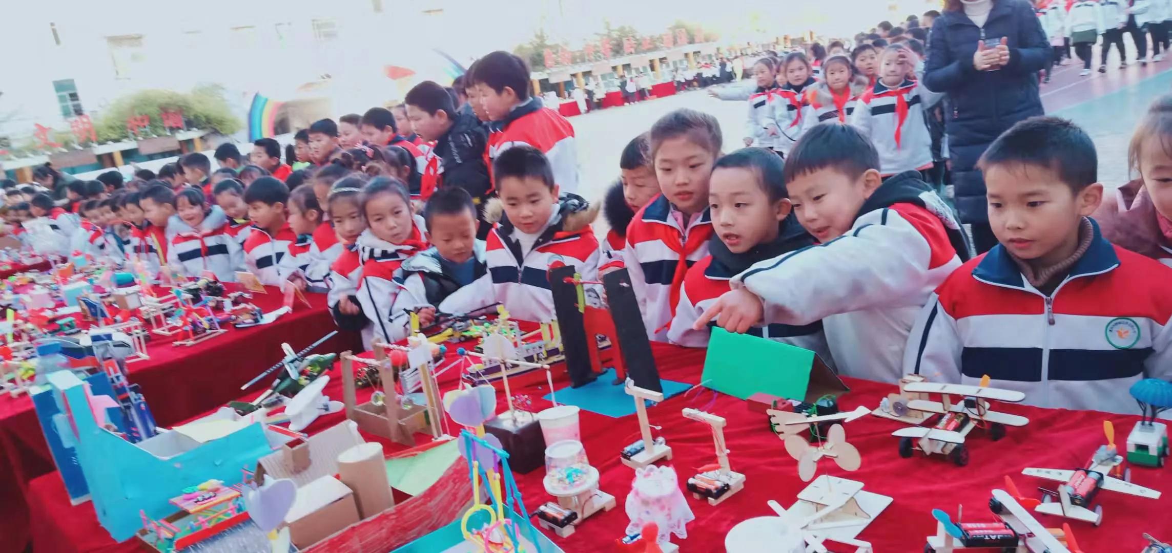 漯河市郾城区昆仑路小学科技节,沁园路小学第八届科技节