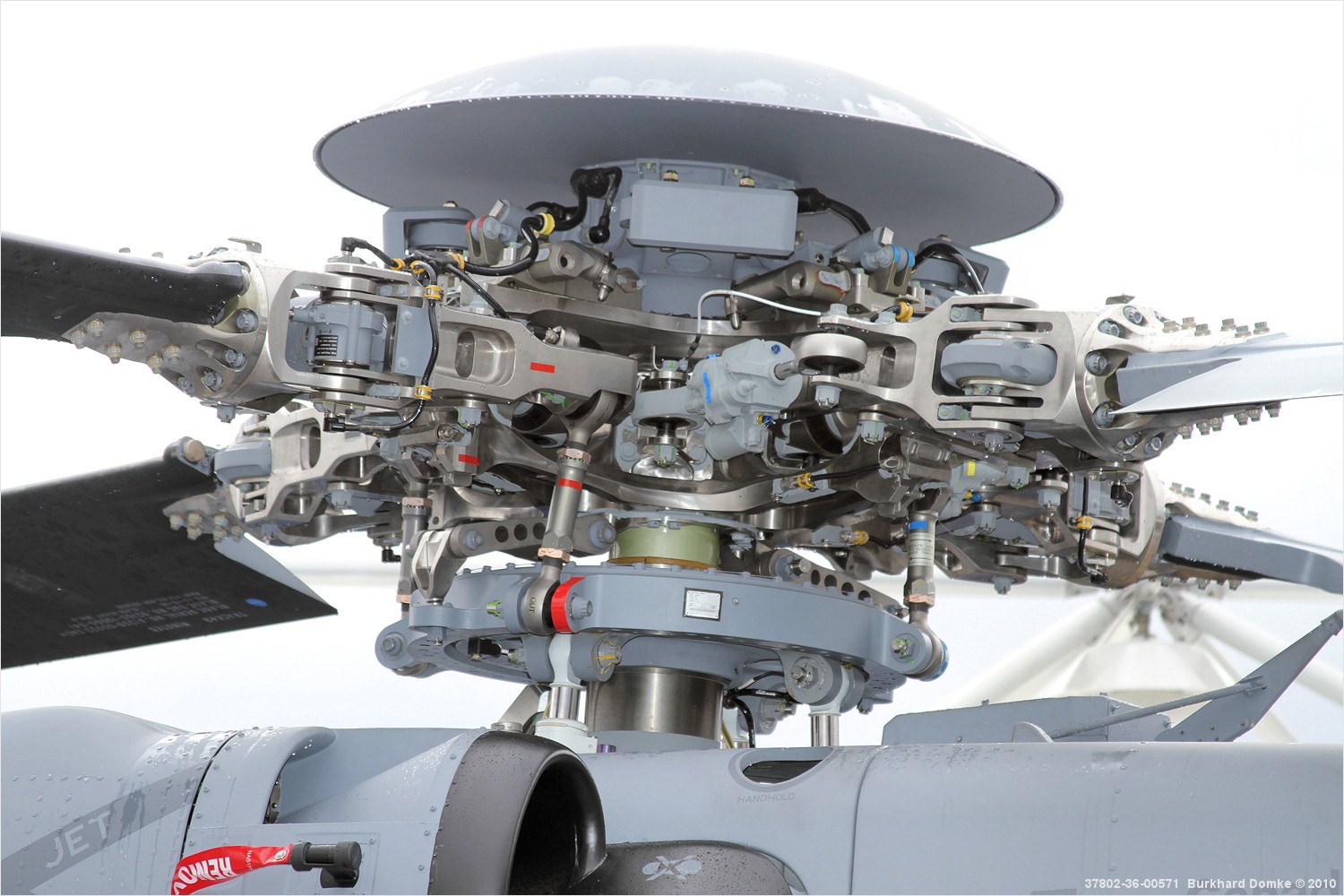 多旋翼无人机为什么发展如此迅速,四旋翼航拍无人机如何实现前飞