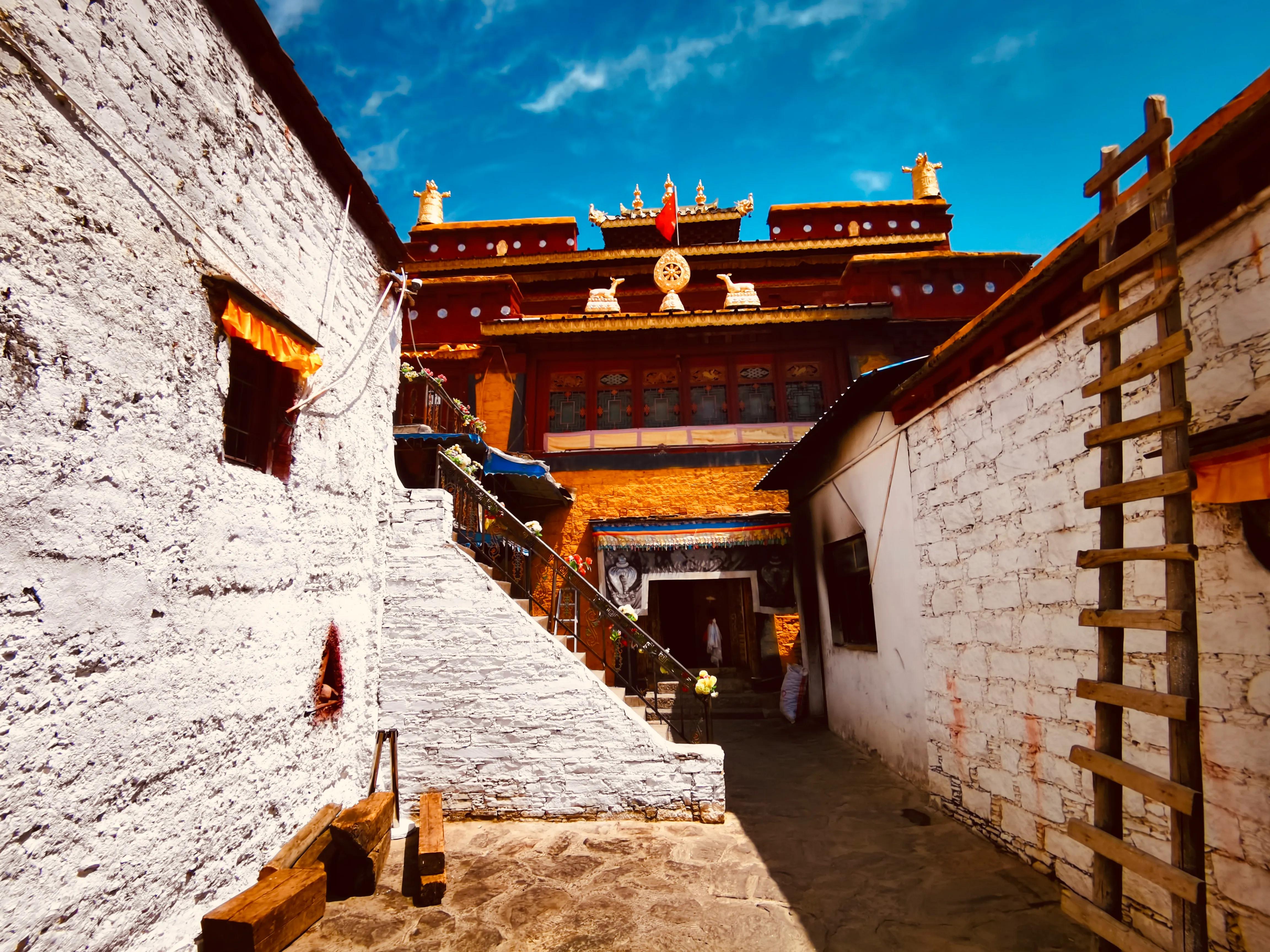 丁真的故乡理塘,丁真的故乡完整版