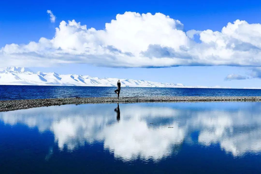 好想一起在这个古镇共度余生,我想和你去大草原的湖边是什么歌