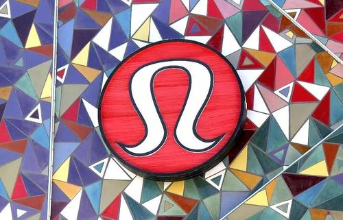 老虎证券:居家隔离练瑜伽线上消费能否抵消露露柠檬关店的影响